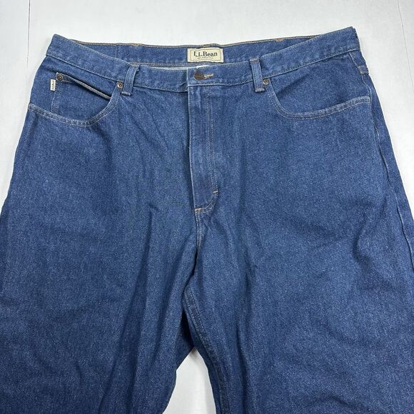 LL Bean Men’s Relaxed Fit Jeans Medium Wash 100% Cotton Classic Straight 40X32 - Picture 3 of 16